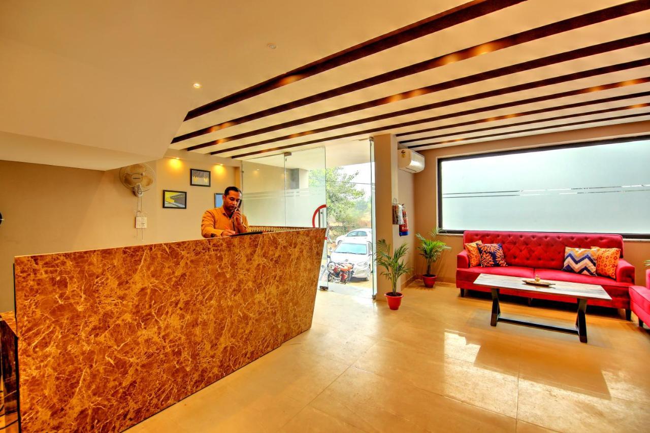 Artisan Rooms Ню Делхи Екстериор снимка