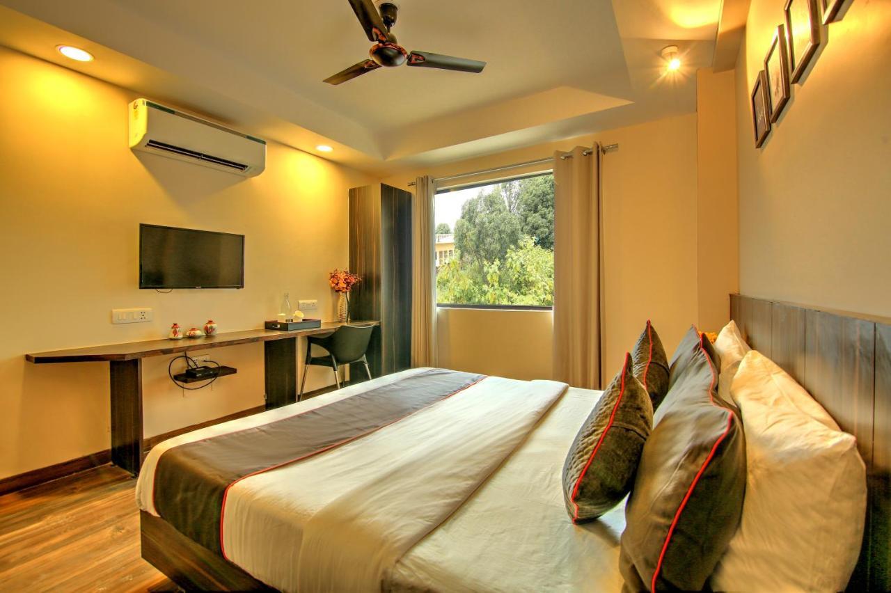 Artisan Rooms Ню Делхи Екстериор снимка